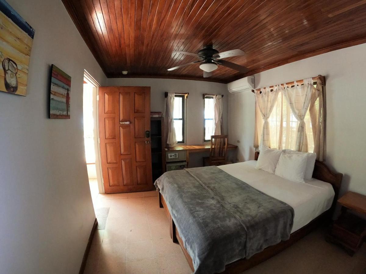 Casa Cecilia Beach Front Playa Santa Teresa  Екстер'єр фото